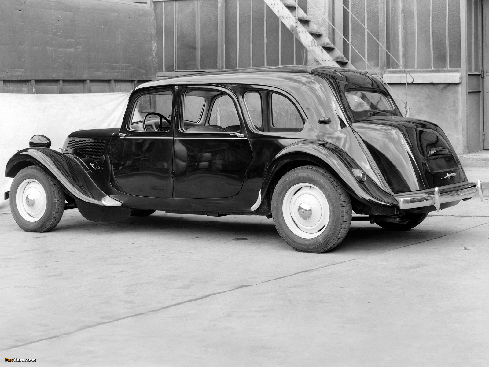 Citroën Traction Avant Commerciale (11) 1954–57 images (1600 x 1200)