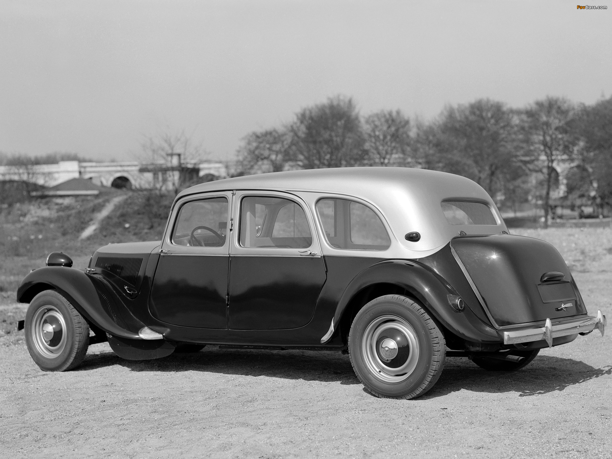 Citroën Traction Avant Familiale Taxi (11) 1954–57 wallpapers (2048 x 1536)