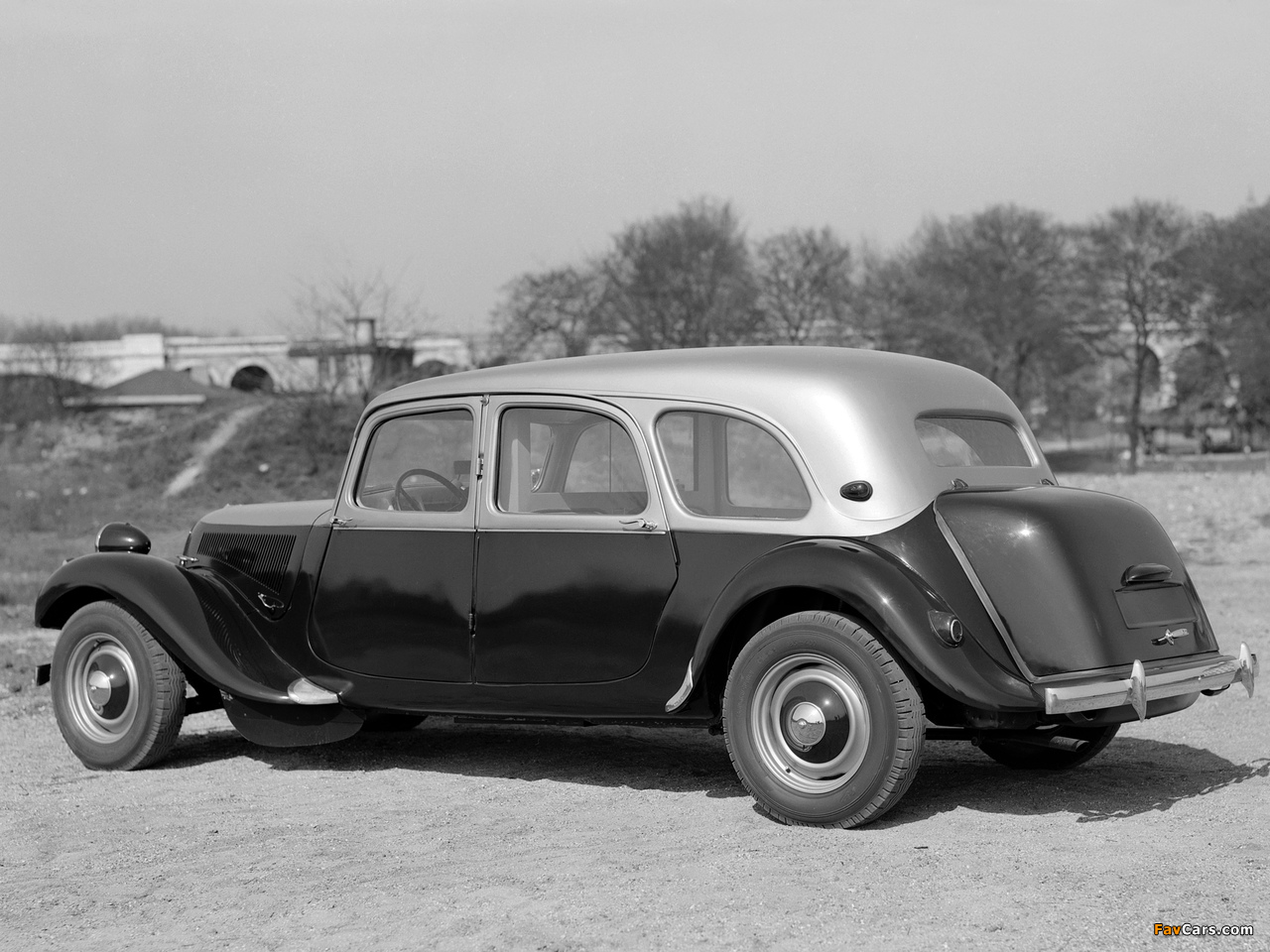 Citroën Traction Avant Familiale Taxi (11) 1954–57 wallpapers (1280 x 960)