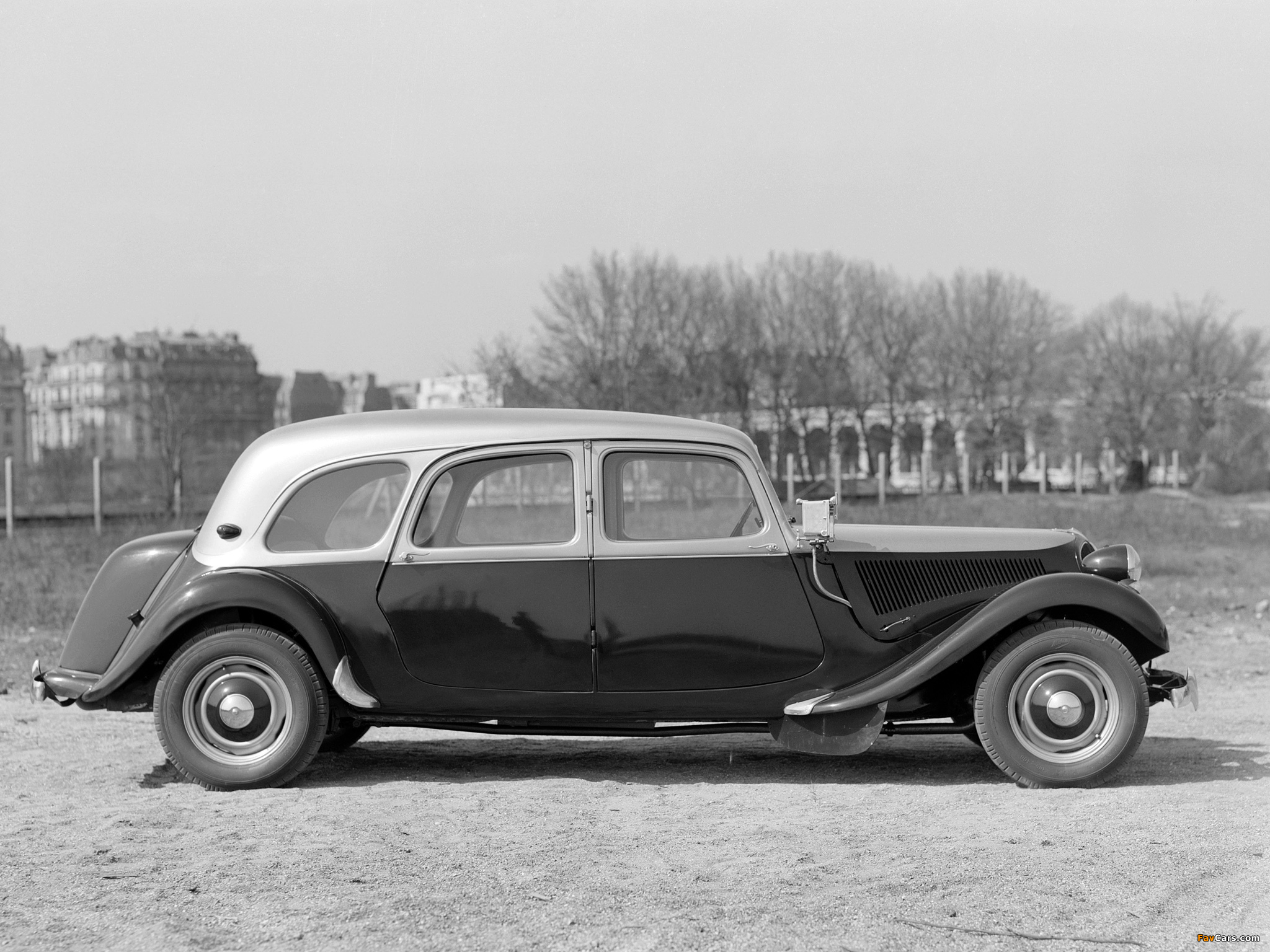 Photos of Citroën Traction Avant Familiale Taxi (11) 1954–57 (2048 x 1536)
