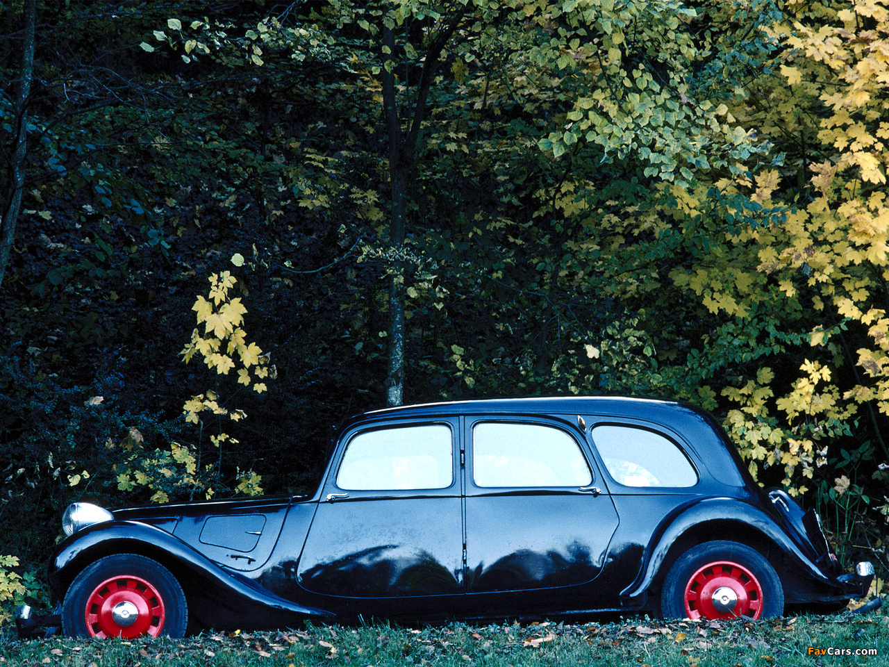 Photos of Citroën Traction Avant Combi 1934–57 (1280 x 960)