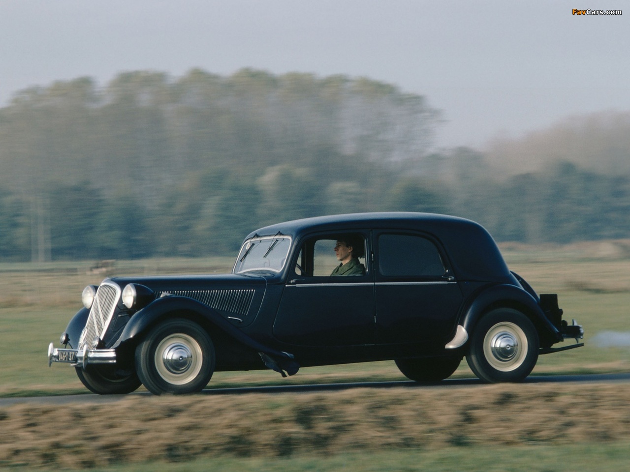 Pictures of Citroën Traction Avant 1934–57 (1280 x 960)