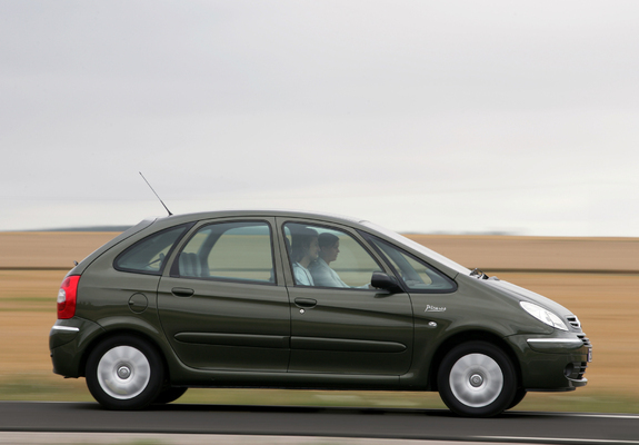 Pictures of Citroën Xsara Picasso 2004–10