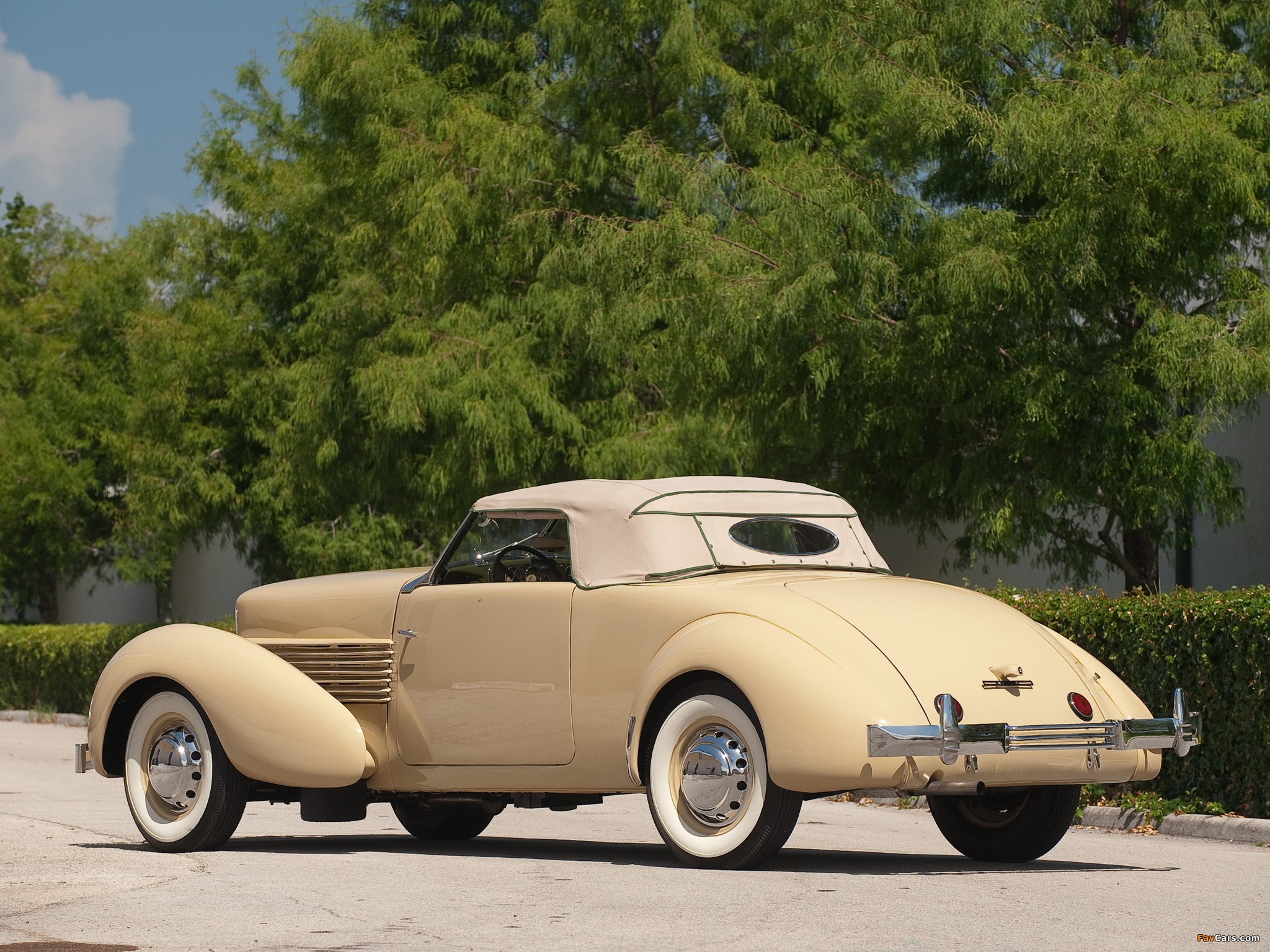 Cord 812 Convertible Coupe 1937 pictures (2048 x 1536)