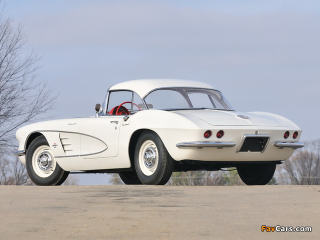 Corvette C1 Fuel Injection 1961 wallpapers (640 x 480)