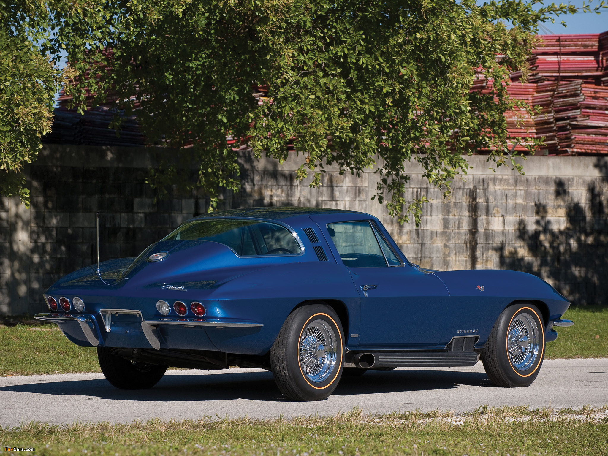 Corvette Sting Ray 327 by GM Styling (C2) 1964 photos (2048 x 1536)