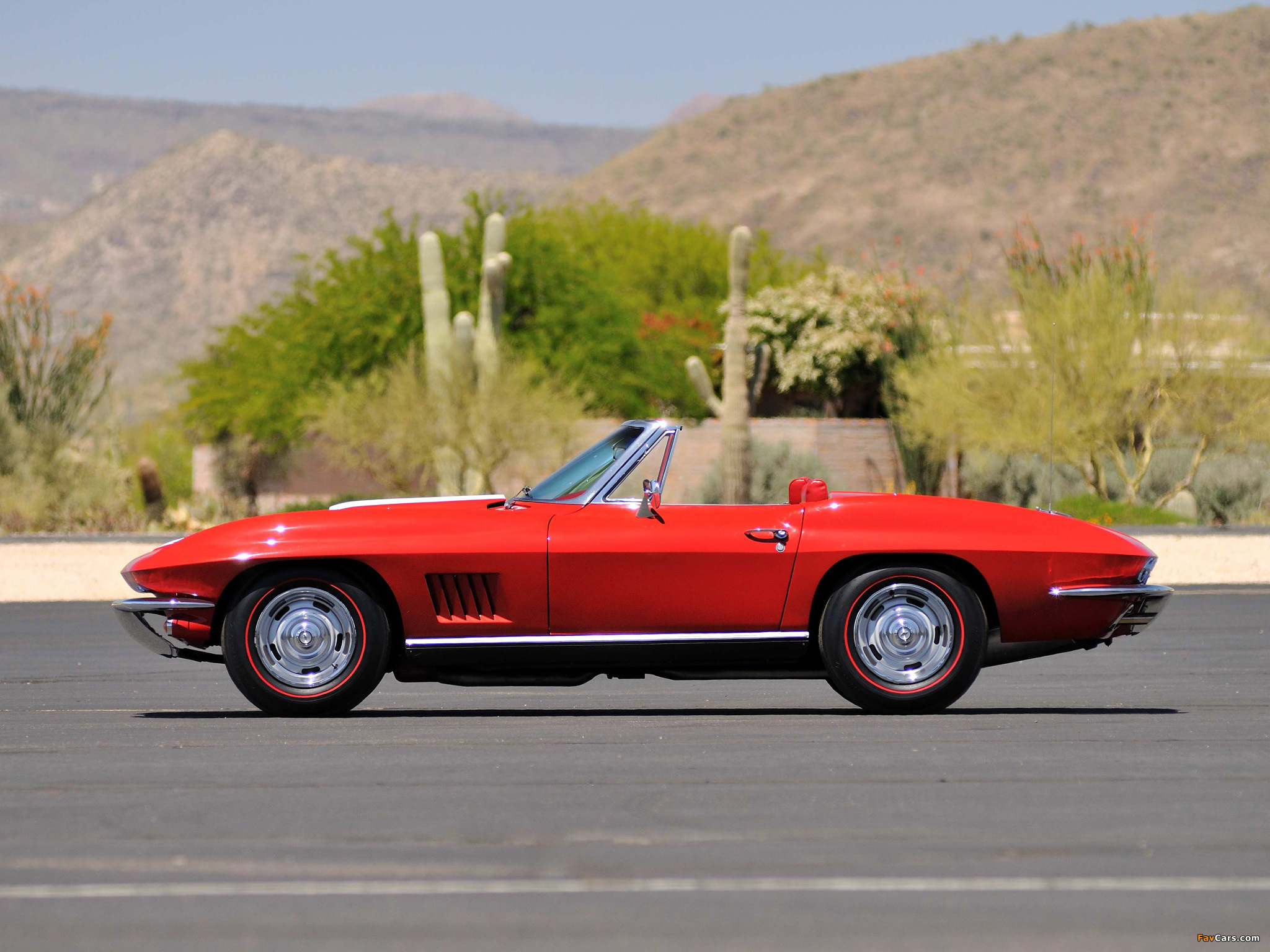 Images of Corvette Sting Ray 427 Convertible (C2) 1967 (2048 x 1536)