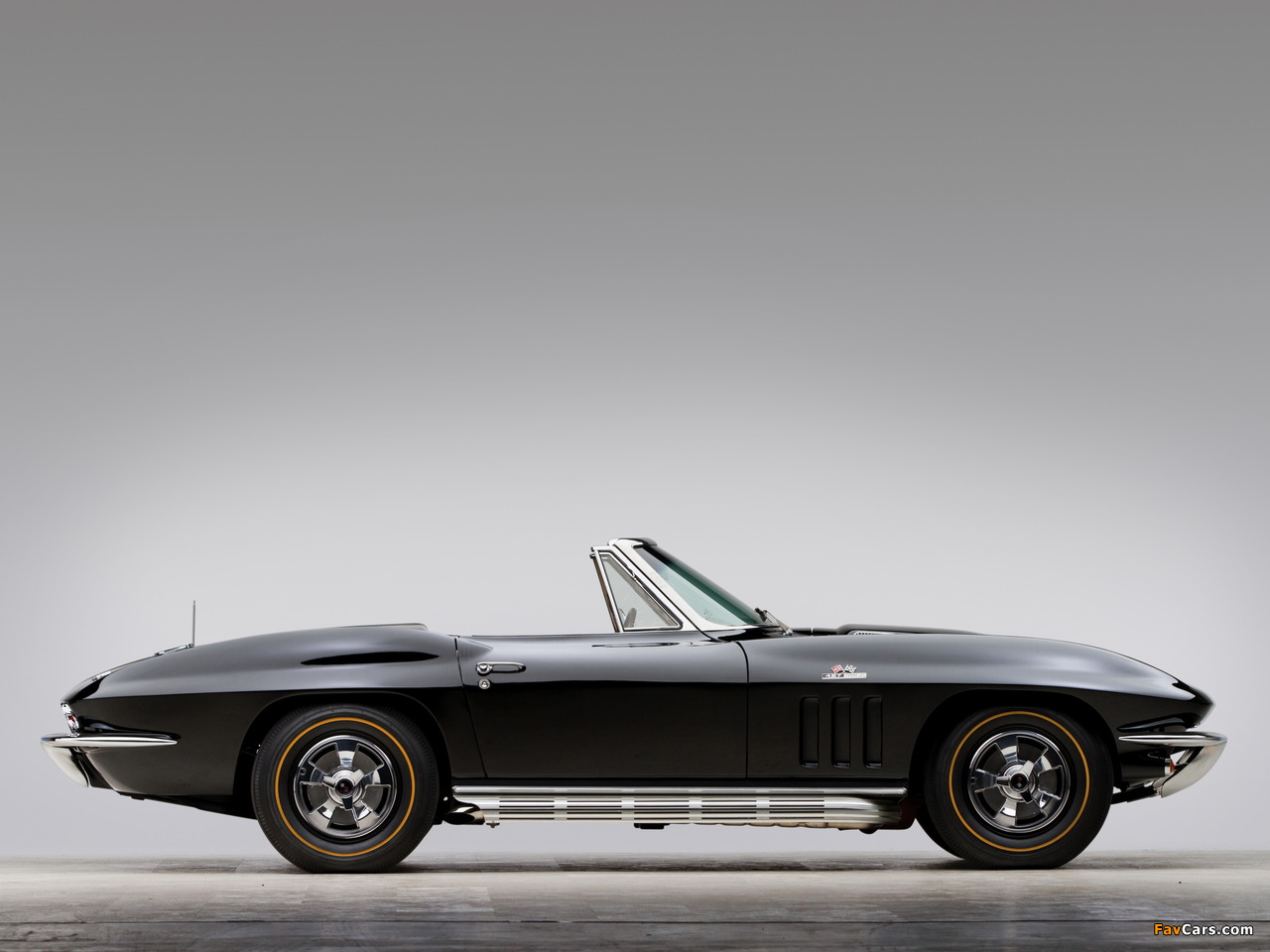 Photos of Corvette Sting Ray L72 427/425 (450) HP Convertible (C2) 1966 (1280 x 960)