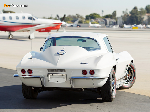 Corvette Sting Ray (C2) 1967 wallpapers (640 x 480)