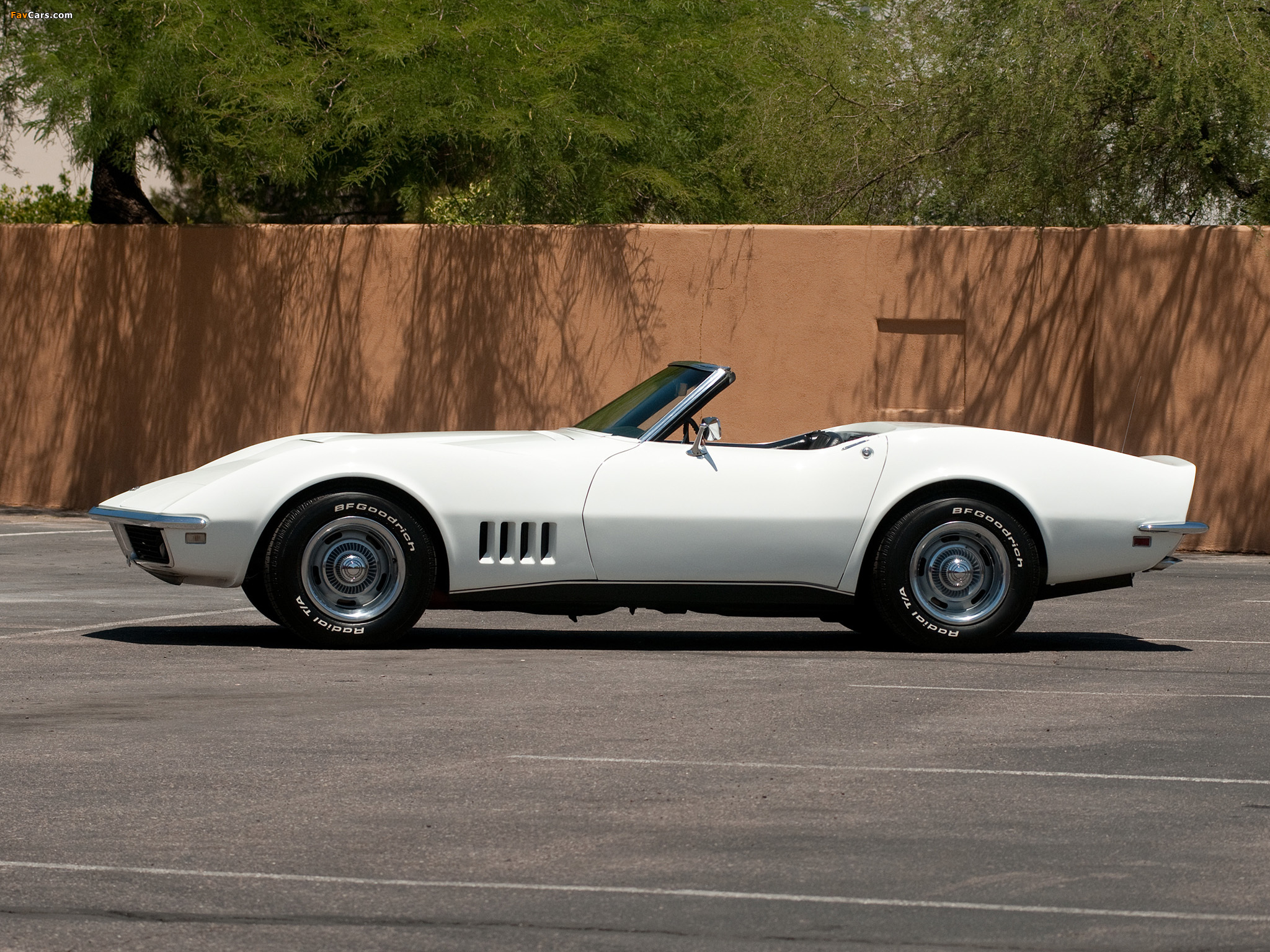 Photos of Corvette Convertible (C3) 1968 (2048 x 1536)