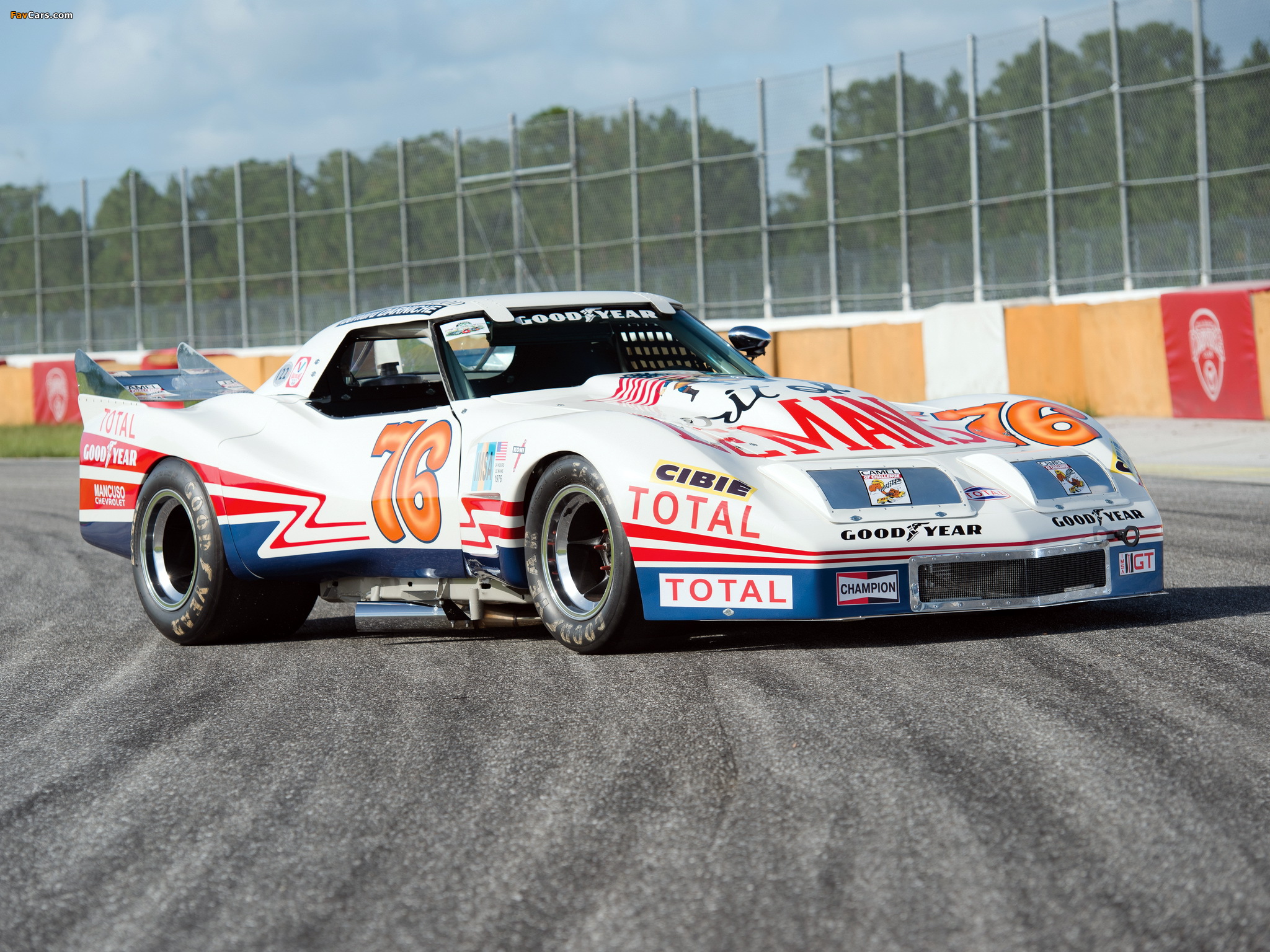 Photos of Greenwood Corvette IMSA Racing Coupe (C3) 1976 (2048 x 1536)