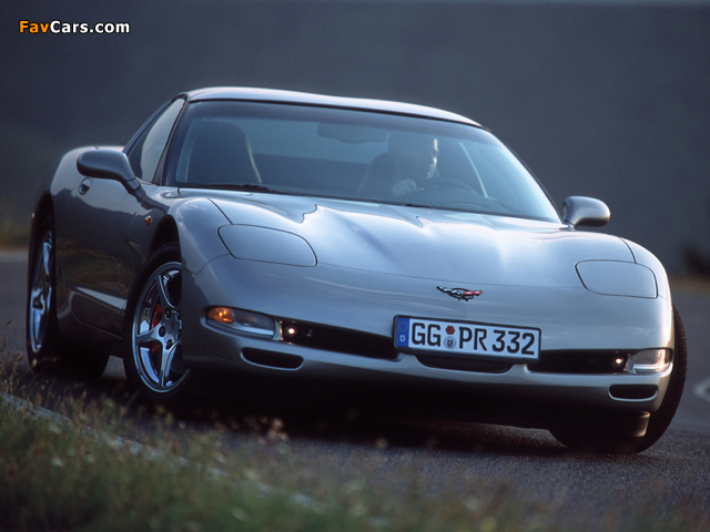 Corvette Coupe EU-spec (C5) 1997–2004 images (640 x 480)