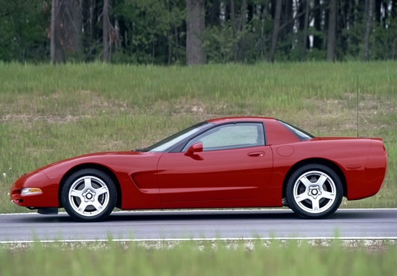 Corvette Fixed Roof Coupe (C5) 1999–2000 wallpapers