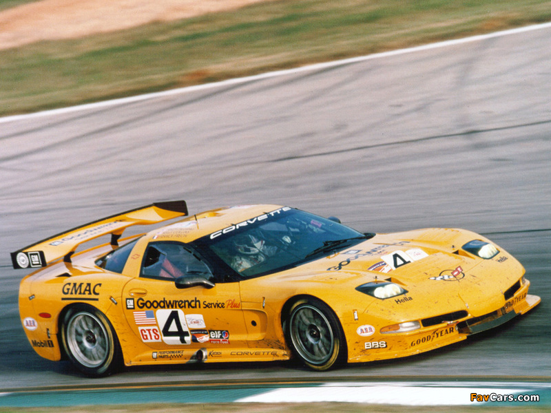 Corvette C5R 2001–04 photos (800 x 600)