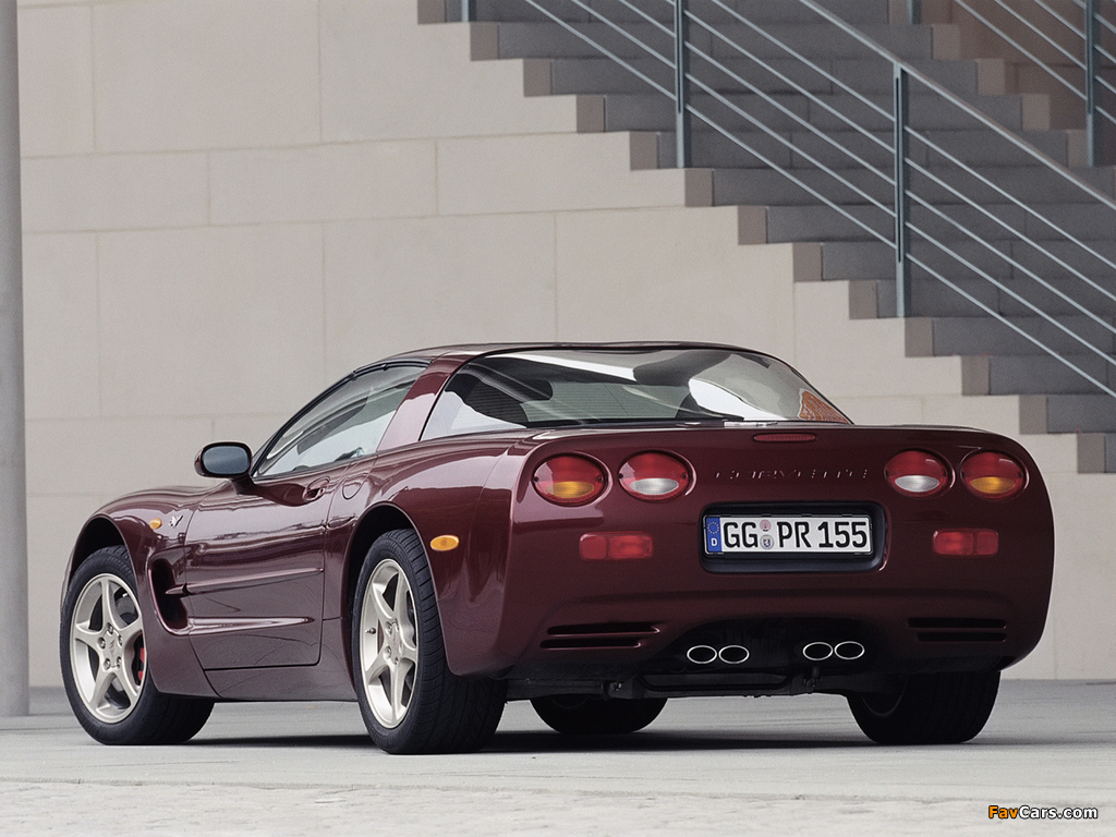 Corvette Coupe 50th Anniversary EU-spec (C5) 2002–03 wallpapers (1024 x 768)