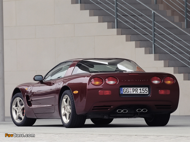 Corvette Coupe 50th Anniversary EU-spec (C5) 2002–03 wallpapers (640 x 480)
