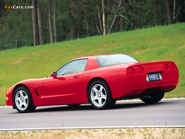 Photos of Corvette Fixed Roof Coupe (C5) 1999–2000 (640 x 480)