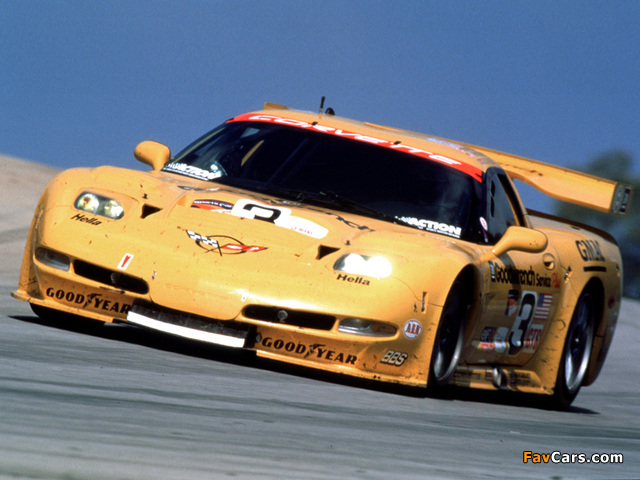 Pictures of Corvette C5R 2001–04 (640 x 480)