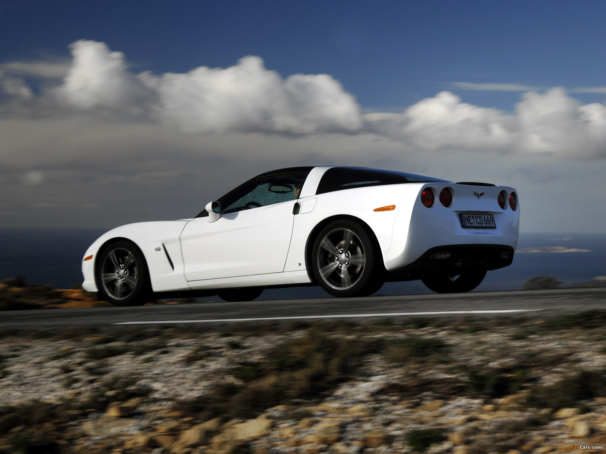 Images of Corvette Coupe (C6) 2008–13 (2048 x 1536)