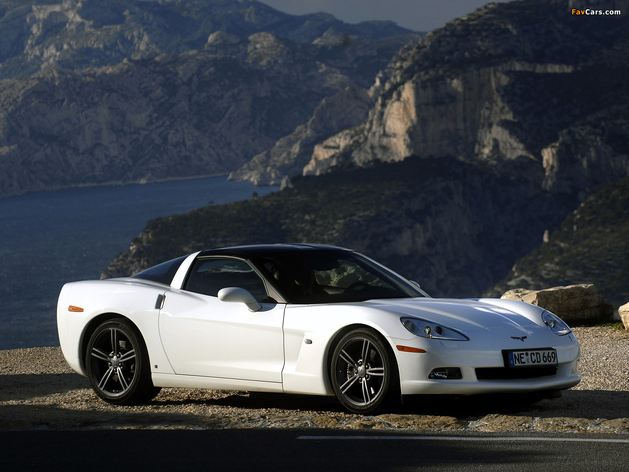 Photos of Corvette Coupe (C6) 2008–13 (1280 x 960)