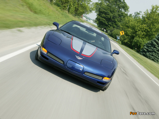 Photos of Corvette Z06 Commemorative Edition (C5) 2003 (640 x 480)