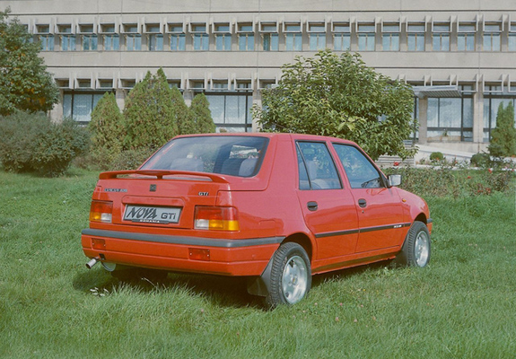Photos of Dacia Nova 1996–2003