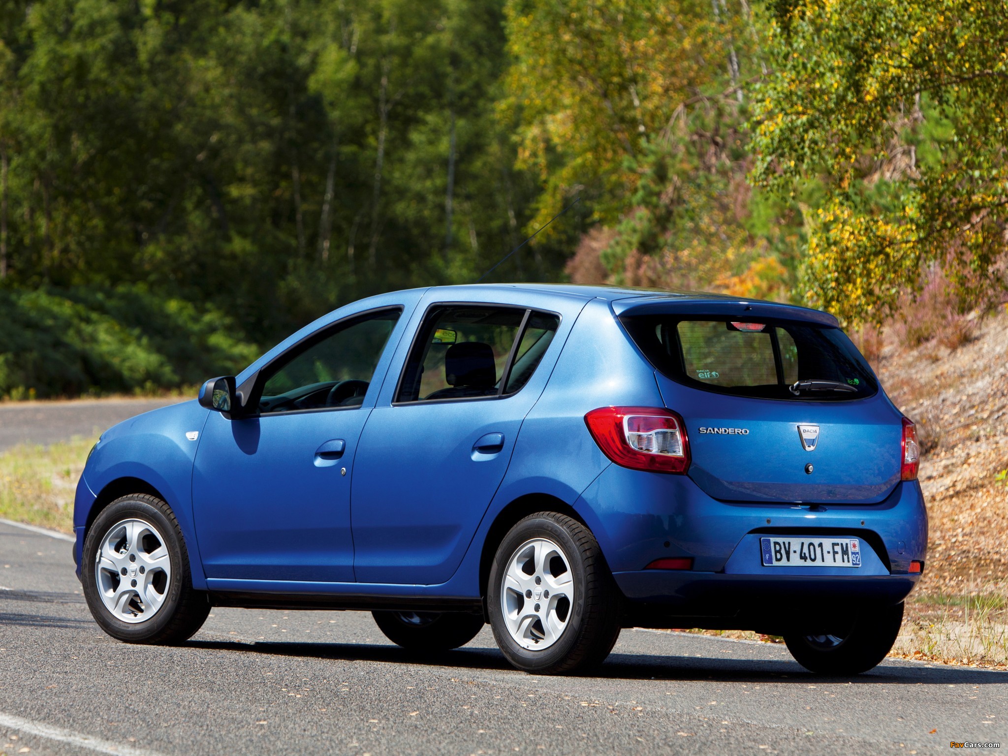 Dacia Sandero 2012 images (2048 x 1536)