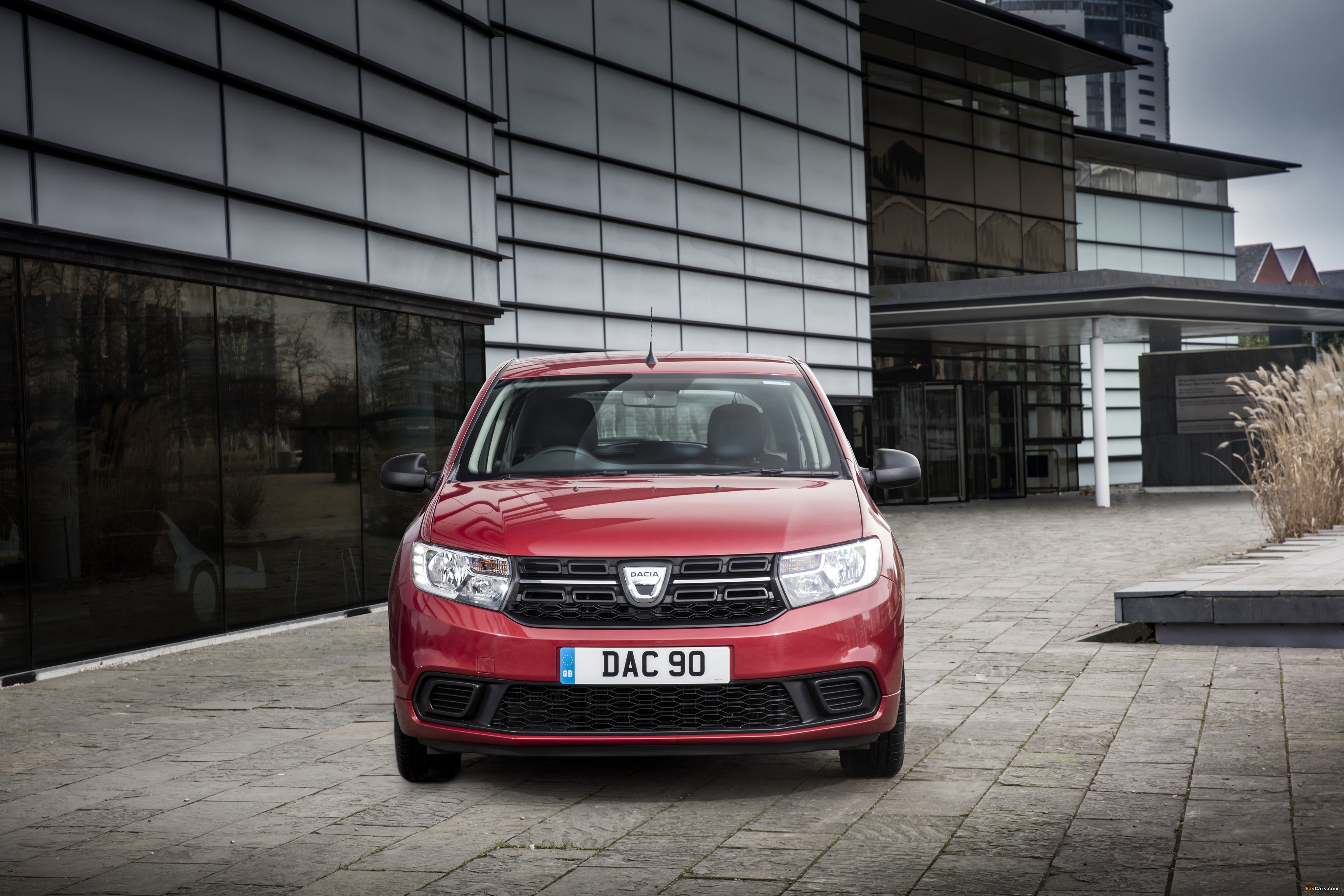 Dacia Sandero UK-spec 2017 photos (4096 x 2731)