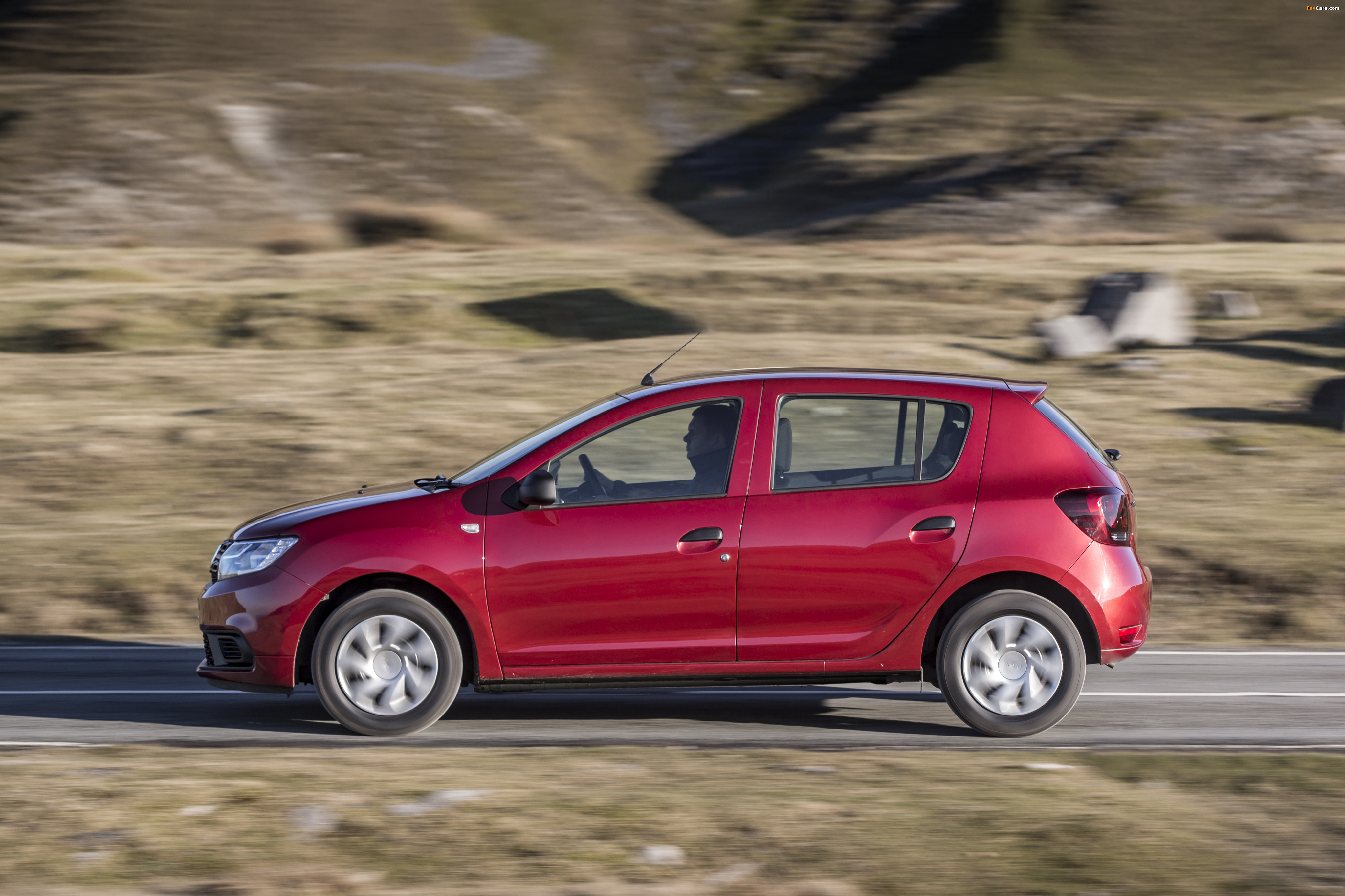 Dacia Sandero UK-spec 2017 pictures (4096 x 2730)