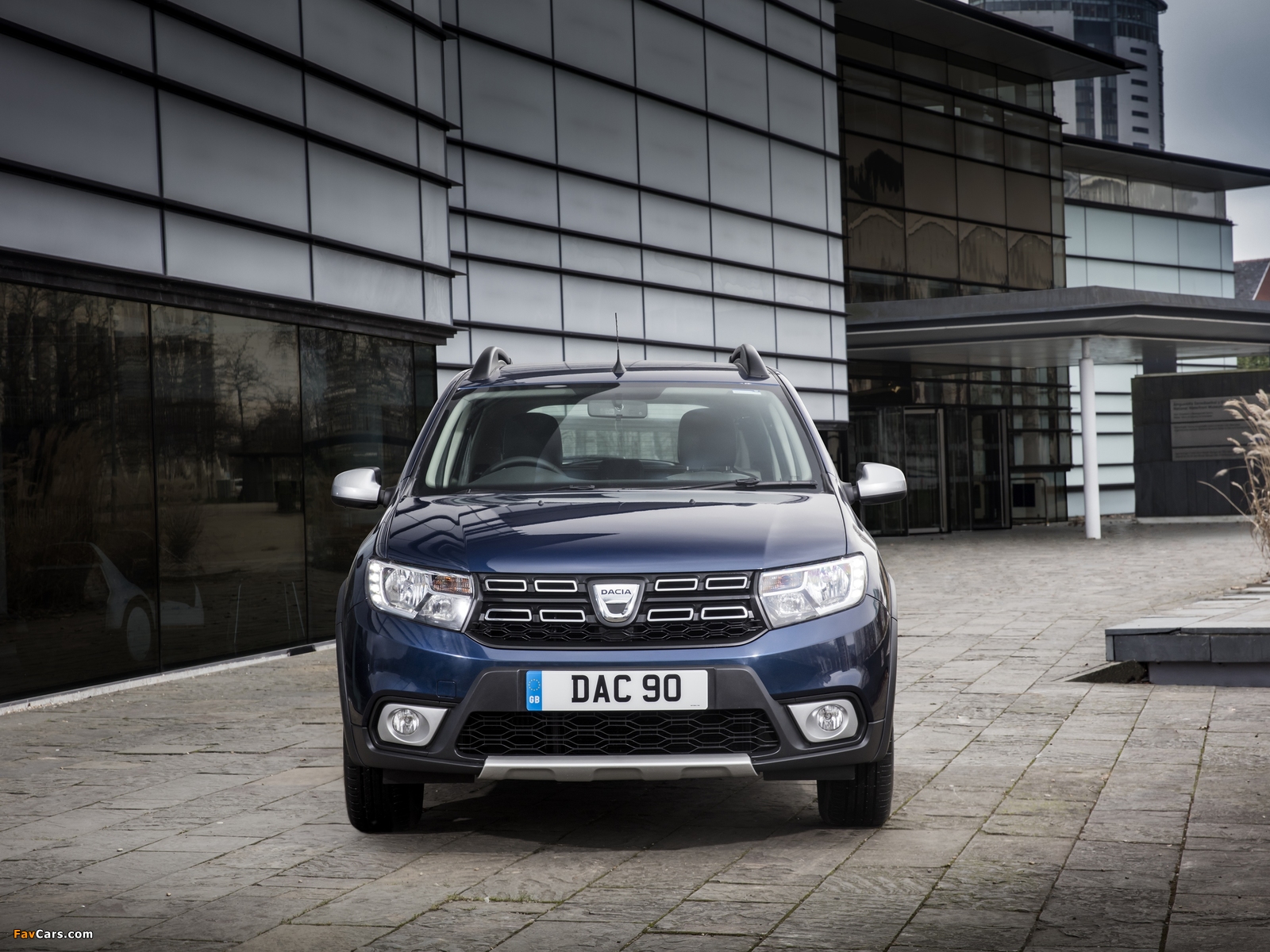 Dacia Sandero Stepway UK-spec 2017 wallpapers (1600 x 1200)