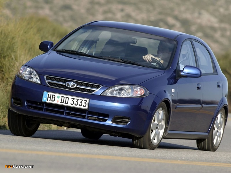 Daewoo Lacetti Hatchback SX 2004–09 images (800 x 600)