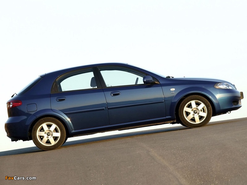 Daewoo Lacetti Hatchback SX 2004–09 images (800 x 600)