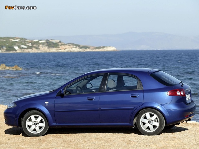 Daewoo Lacetti Hatchback SX 2004–09 pictures (640 x 480)