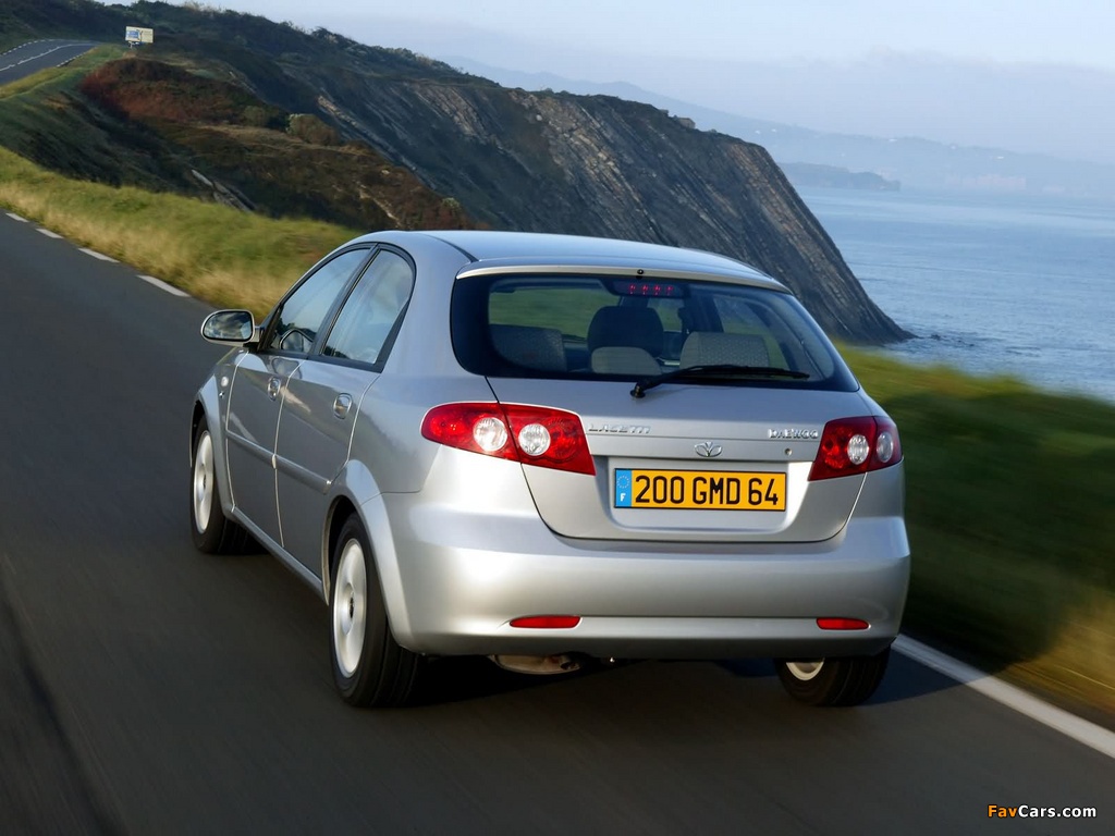 Daewoo Lacetti Hatchback CDX 2004–09 wallpapers (1024 x 768)