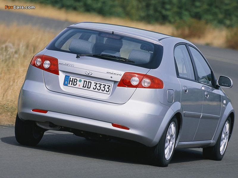 Images of Daewoo Lacetti Hatchback CDX 2004–09 (800 x 600)