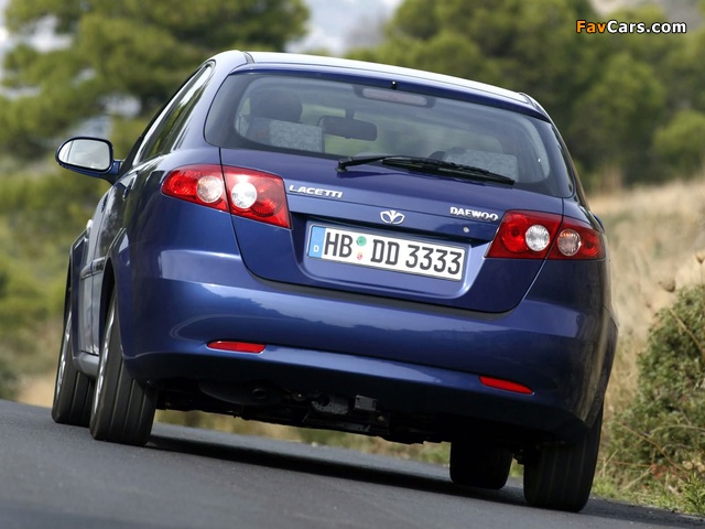 Pictures of Daewoo Lacetti Hatchback SX 2004–09 (640 x 480)