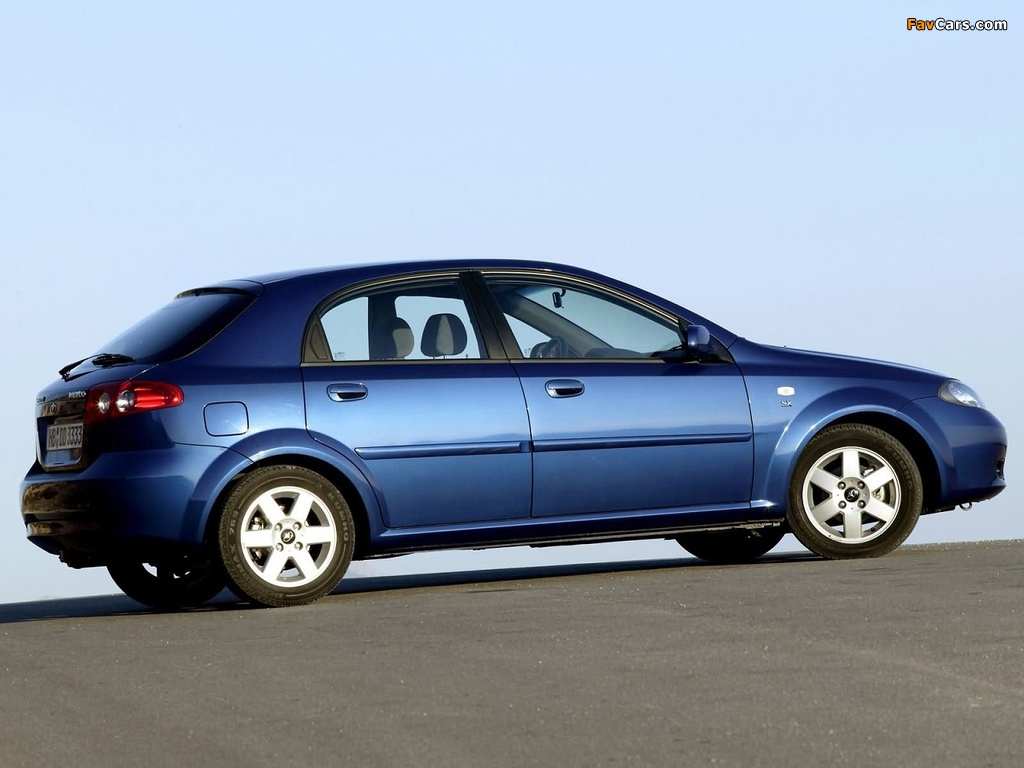 Daewoo Lacetti Hatchback SX 2004–09 wallpapers (1024 x 768)