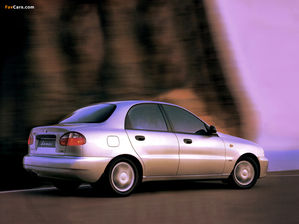 Daewoo Lanos Sedan (T100) 1997–2000 photos (1024 x 768)