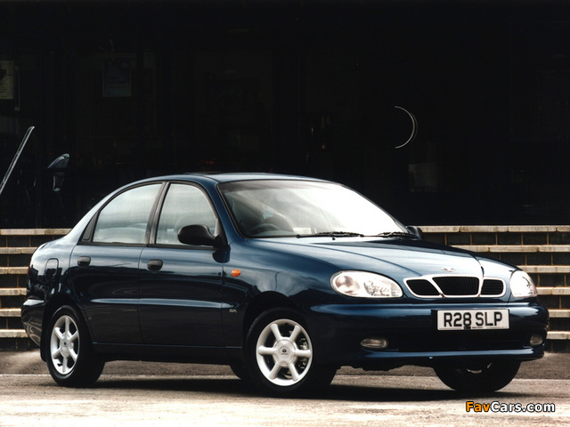 Images of Daewoo Lanos Sedan UK-spec (T100) 1997–2000 (640 x 480)