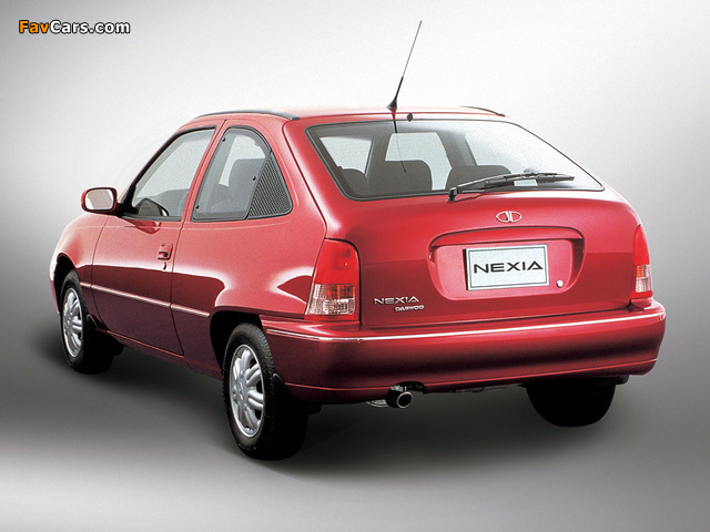 Daewoo Nexia 3-door 1994–97 pictures (640 x 480)