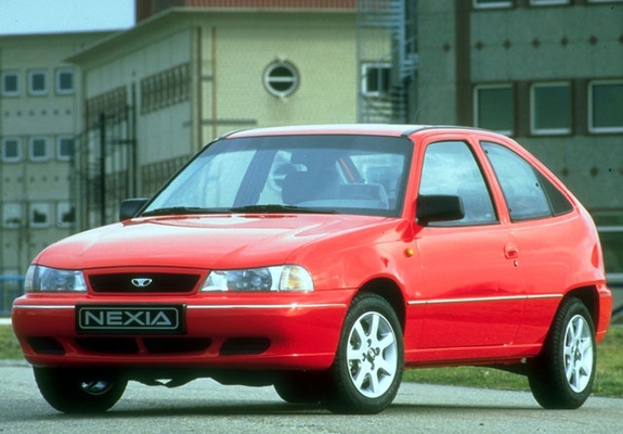 Daewoo Nexia 3-door 1995–96 images