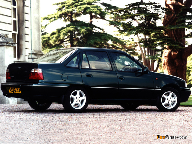 Images of Daewoo Nexia Sedan UK-spec 1995–97 (640 x 480)