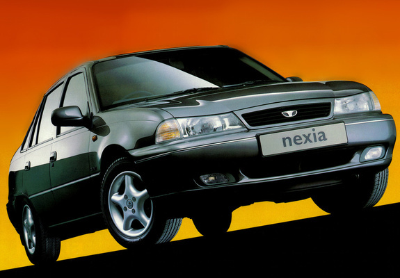 Photos of Daewoo Nexia Sedan UK-spec 1994–97
