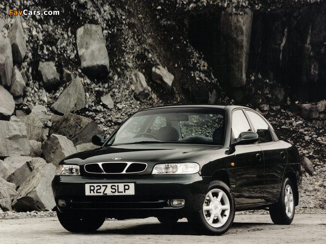 Daewoo Nubira Sedan UK-spec 1997–99 photos (640 x 480)