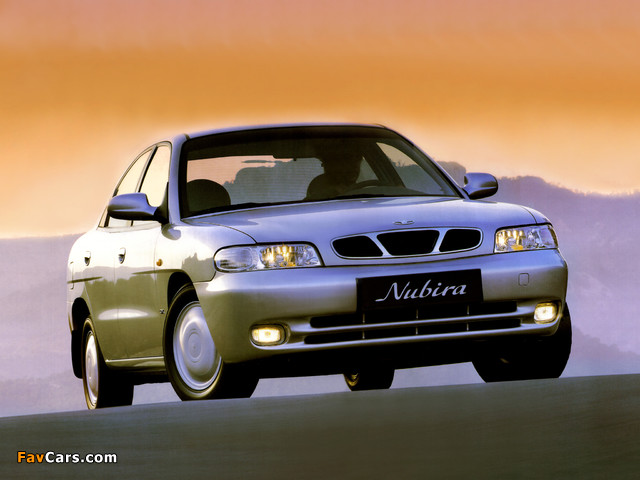 Daewoo Nubira Sedan 1997–99 photos (640 x 480)