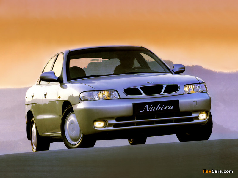 Daewoo Nubira Sedan 1997–99 photos (800 x 600)