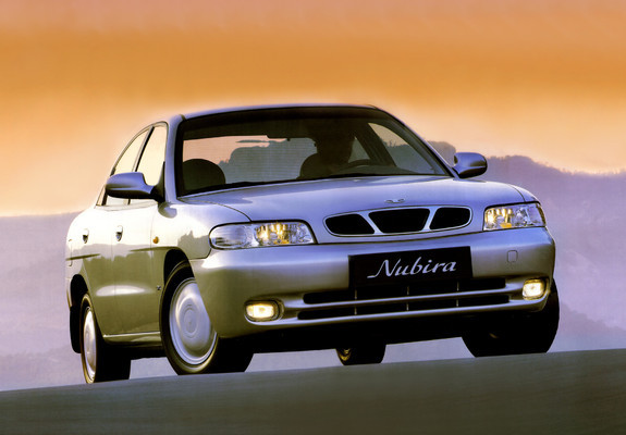 Daewoo Nubira Sedan 1997–99 photos
