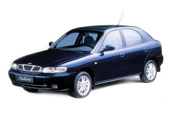 Daewoo Nubira Hatchback 1997–99 photos