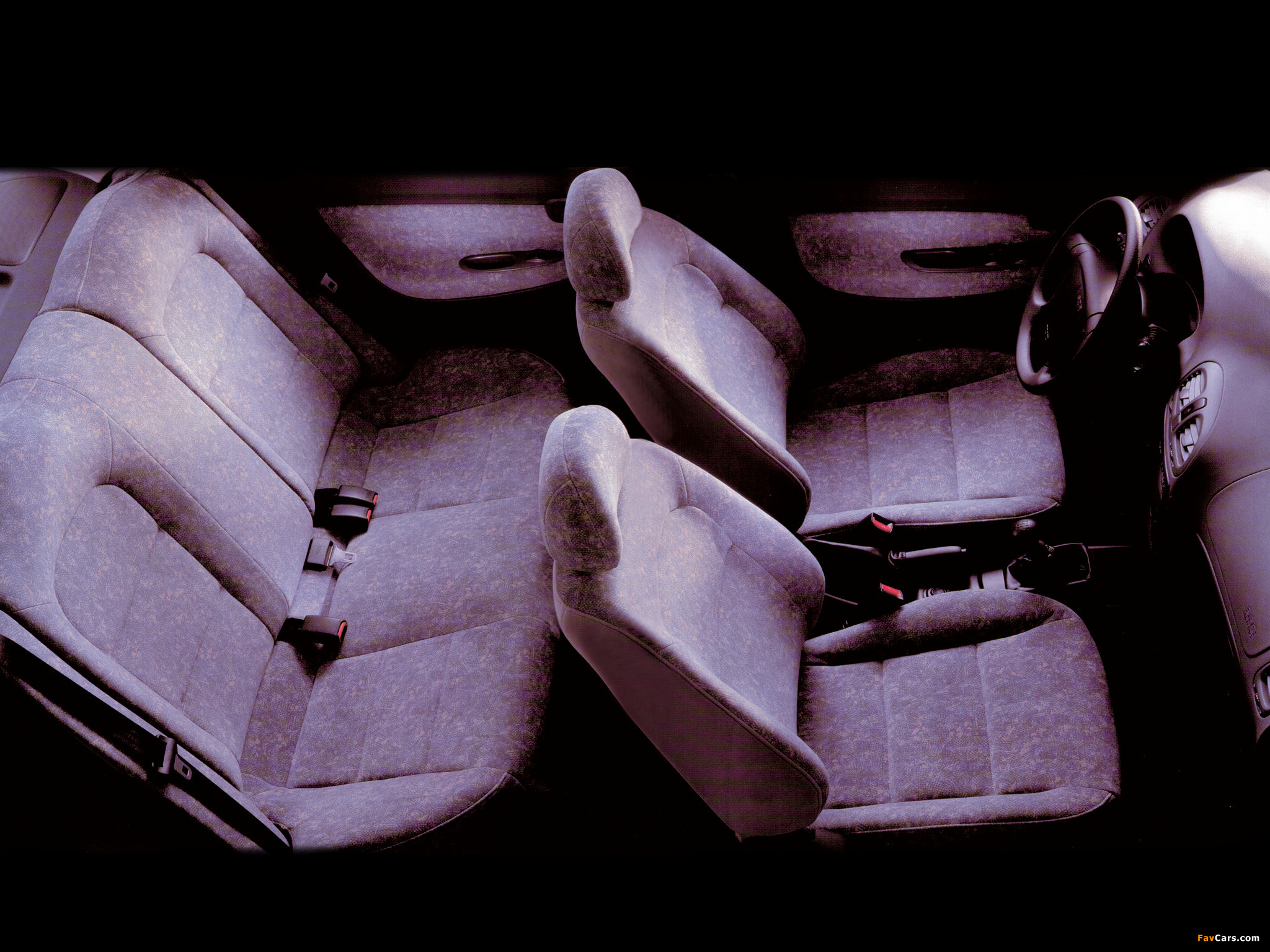 Daewoo Nubira Hatchback 1997–99 pictures (2048 x 1536)