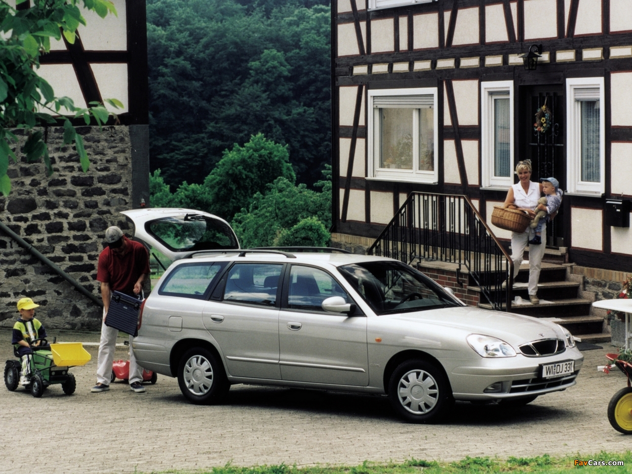 Daewoo Nubira Wagon 1999–2003 images (1280 x 960)